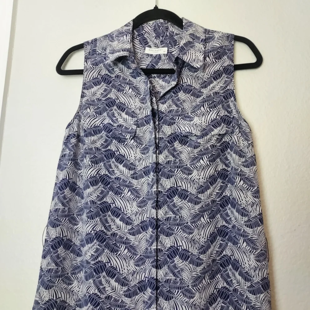 EQUIPMENT Tegan Sleeveless Silk Shirt Dress in Leaf Print Small S